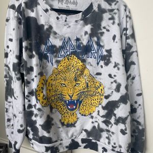 Def leopard pullover